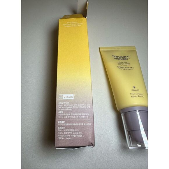 Haruharu Wonder Black Rice Moisture Airyfit Daily Sunscreen 50ml (1.69fl.oz) - Picture 6 of 9